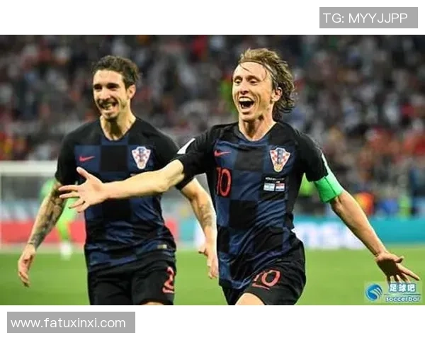 足球球星聚会打麻将:明星球员碰撞竞技与智慧的精彩瞬间 足球球星聚会打麻将:明星球员碰撞竞技与智慧的精彩瞬间